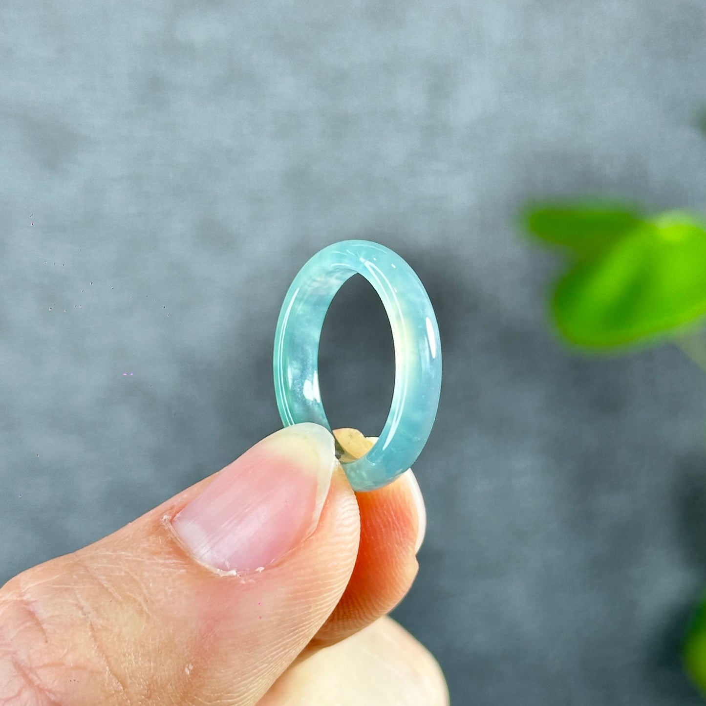 Jadeite vert d'eau translucide Super VIP, taille de bague 1.6