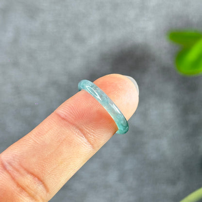 Bague en jade jadéite vert d’eau glacée Taille 1.6