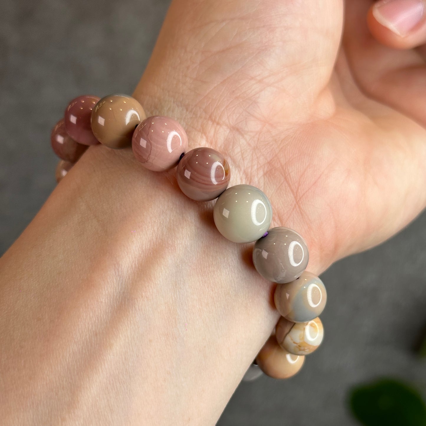 Alashan Agate Bracelet Size 11 mm