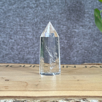 Clear Quartz Tower 66 g