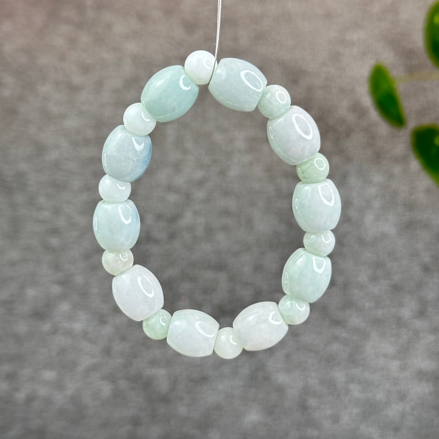 Natural Ivory Mint Green Mixed Bead Lu Thong Bracelet Size 12 mm