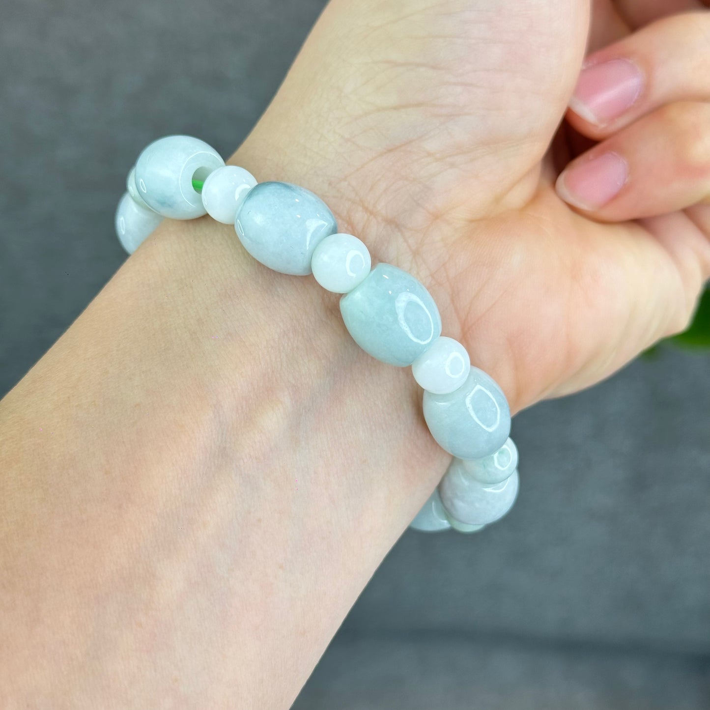 Natural Ivory Mint Green Mixed Bead Lu Thong Bracelet Size 12 mm