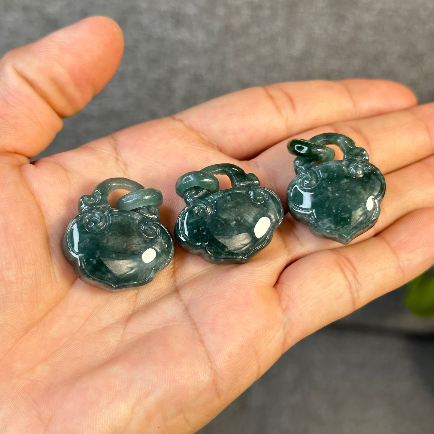 Nhu Y Abundant Lock Jadeite Jade Pendant