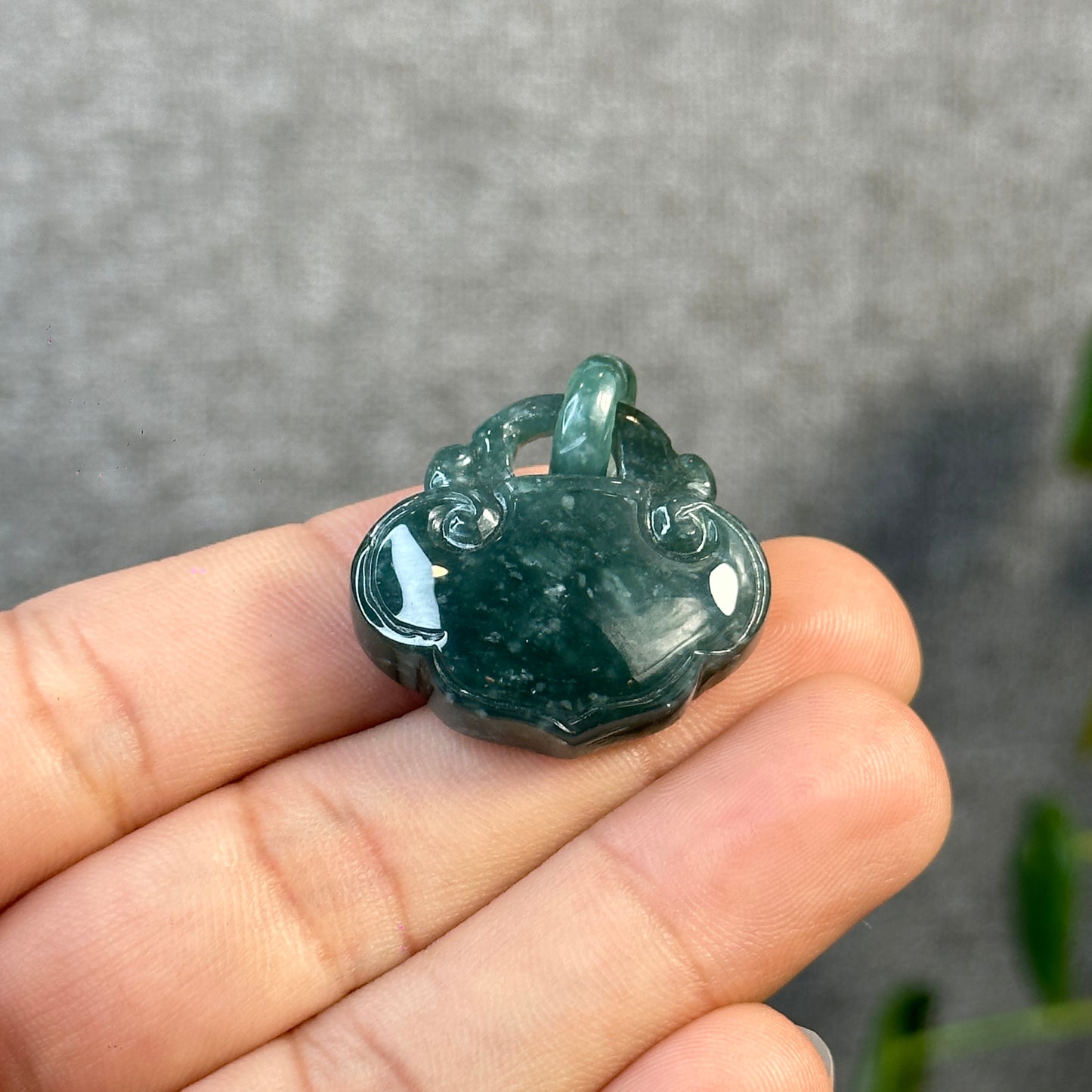 Nhu Y Abundant Lock Jadeite Jade Pendant