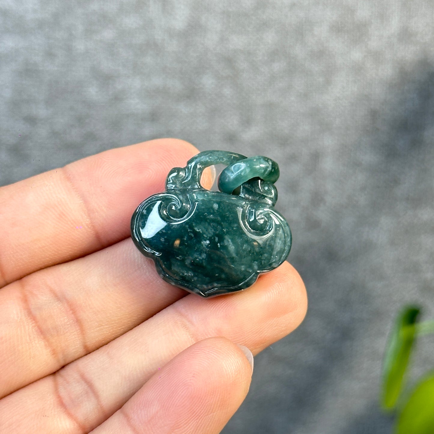 Nhu Y Abundant Lock Jadeite Jade Pendant