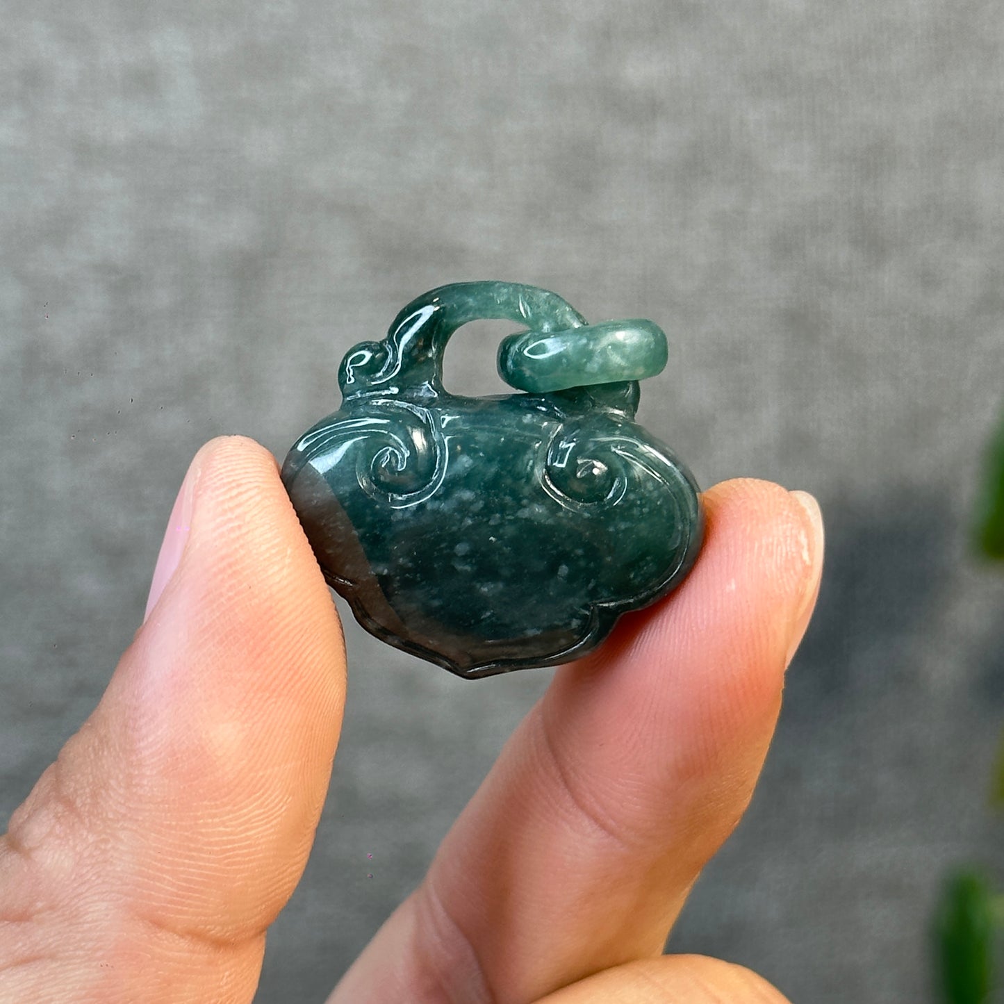 Nhu Y Abundant Lock Jadeite Jade Pendant