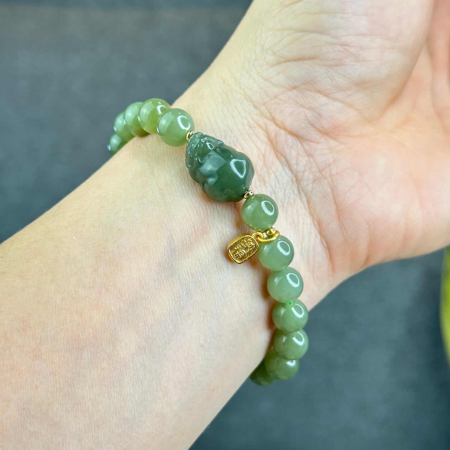 Natural Olive Green Hoa Dien Nephrite Jade mixed with Pixiu Bracelet Size 8 mm