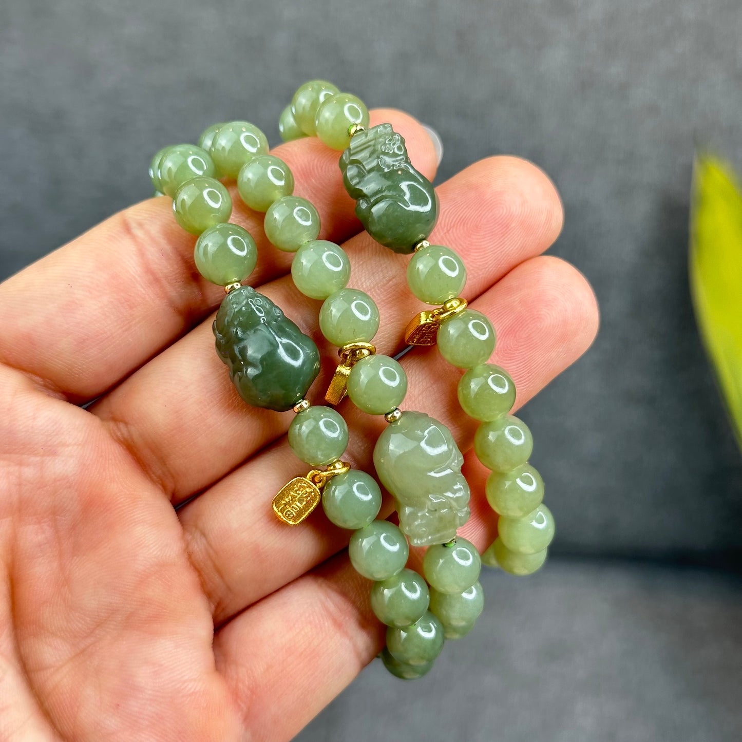 Natural Olive Green Hoa Dien Nephrite Jade mixed with Pixiu Bracelet Size 8 mm