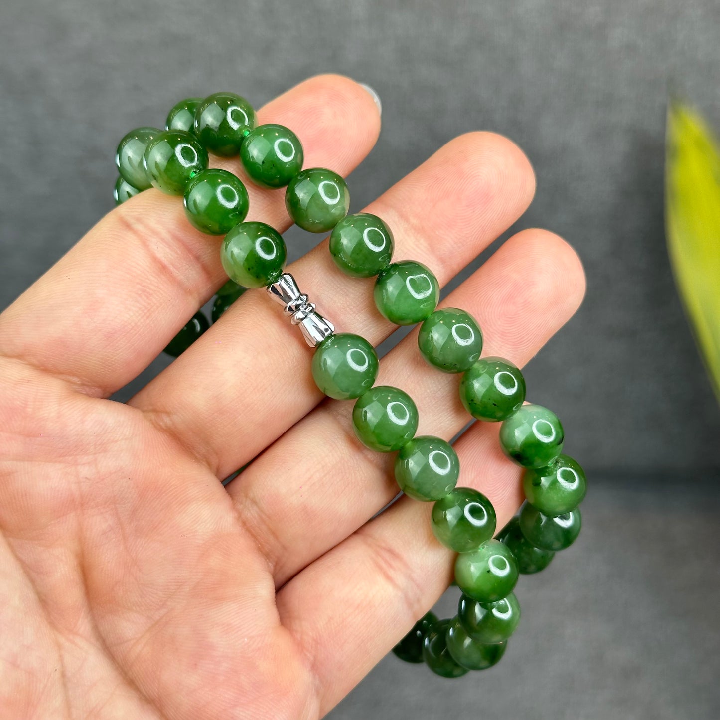 Natural Nephirite Jade Necklace Size 9.5-10 mm