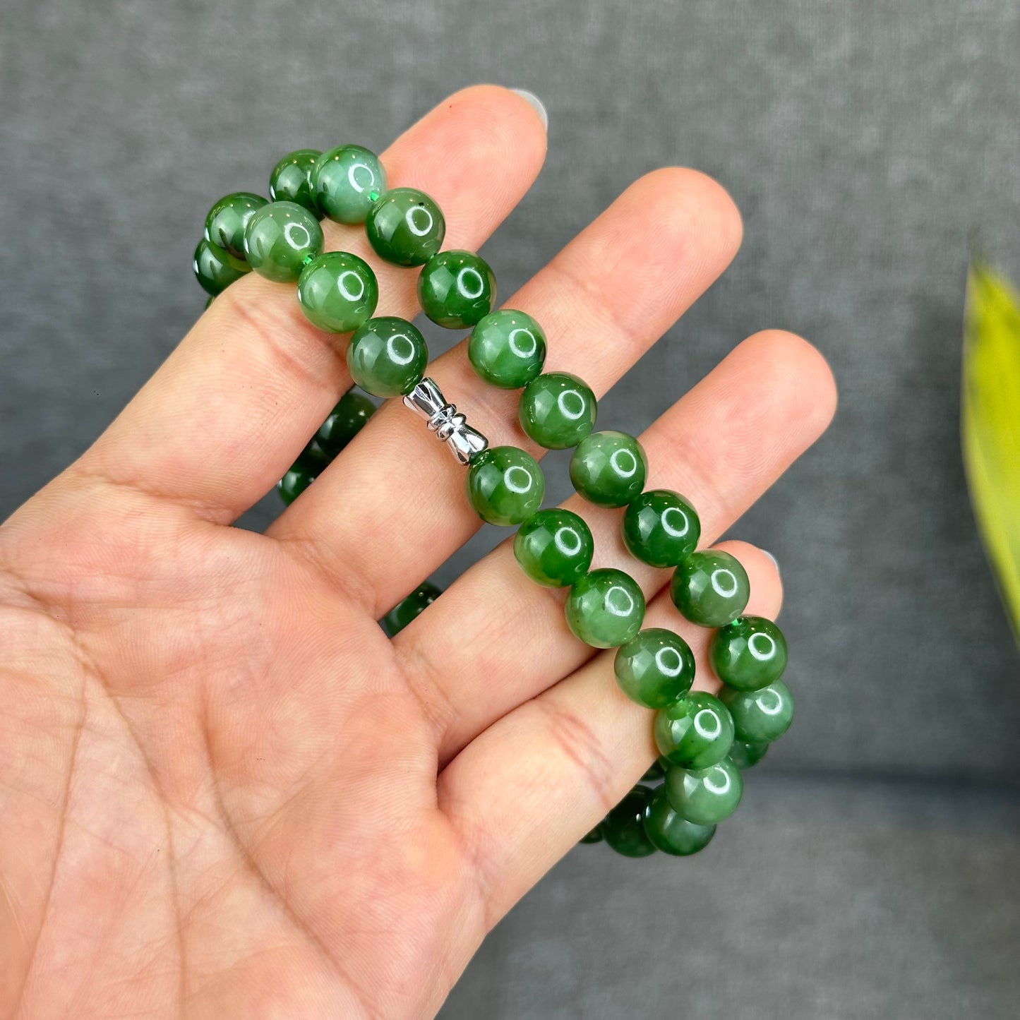Natural Nephirite Jade Necklace Size 9.5-10 mm