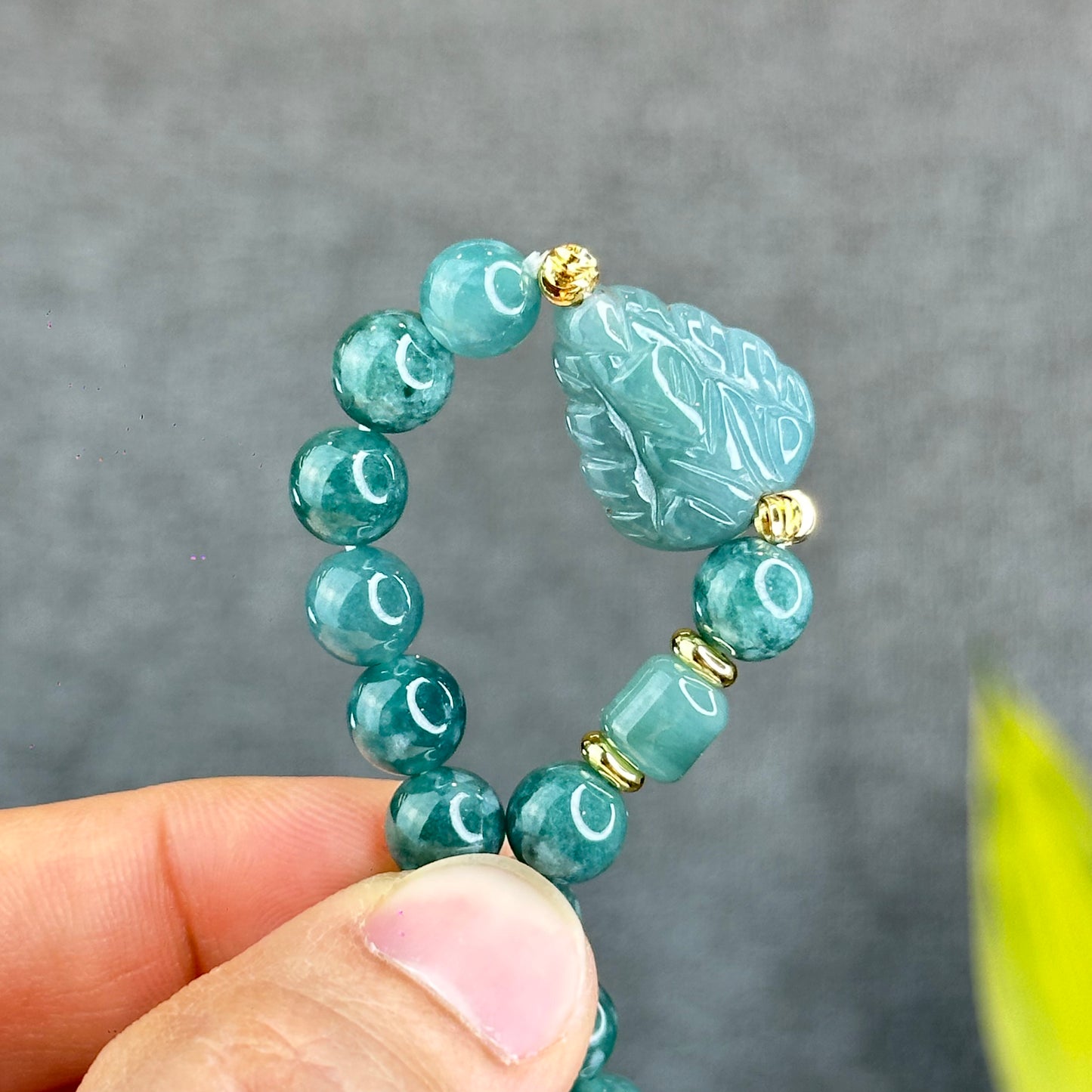 Natural Water Green Jadeite Jade Mixed with Ho Ly Bracelet Size 8 mm