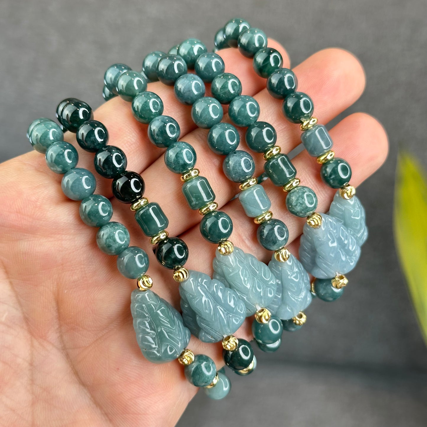Natural Water Green Jadeite Jade Mixed with Ho Ly Bracelet Size 8 mm