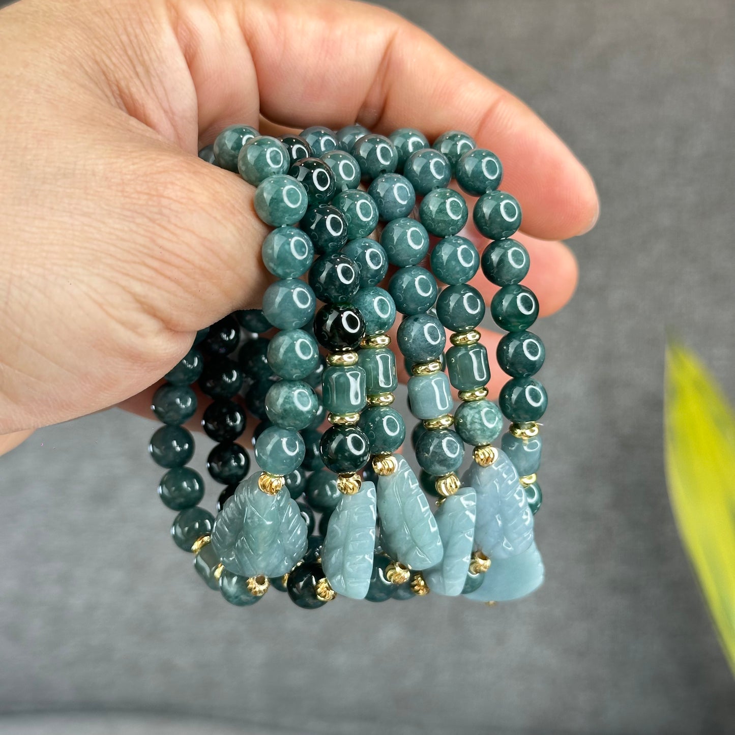 Natural Water Green Jadeite Jade Mixed with Ho Ly Bracelet Size 8 mm