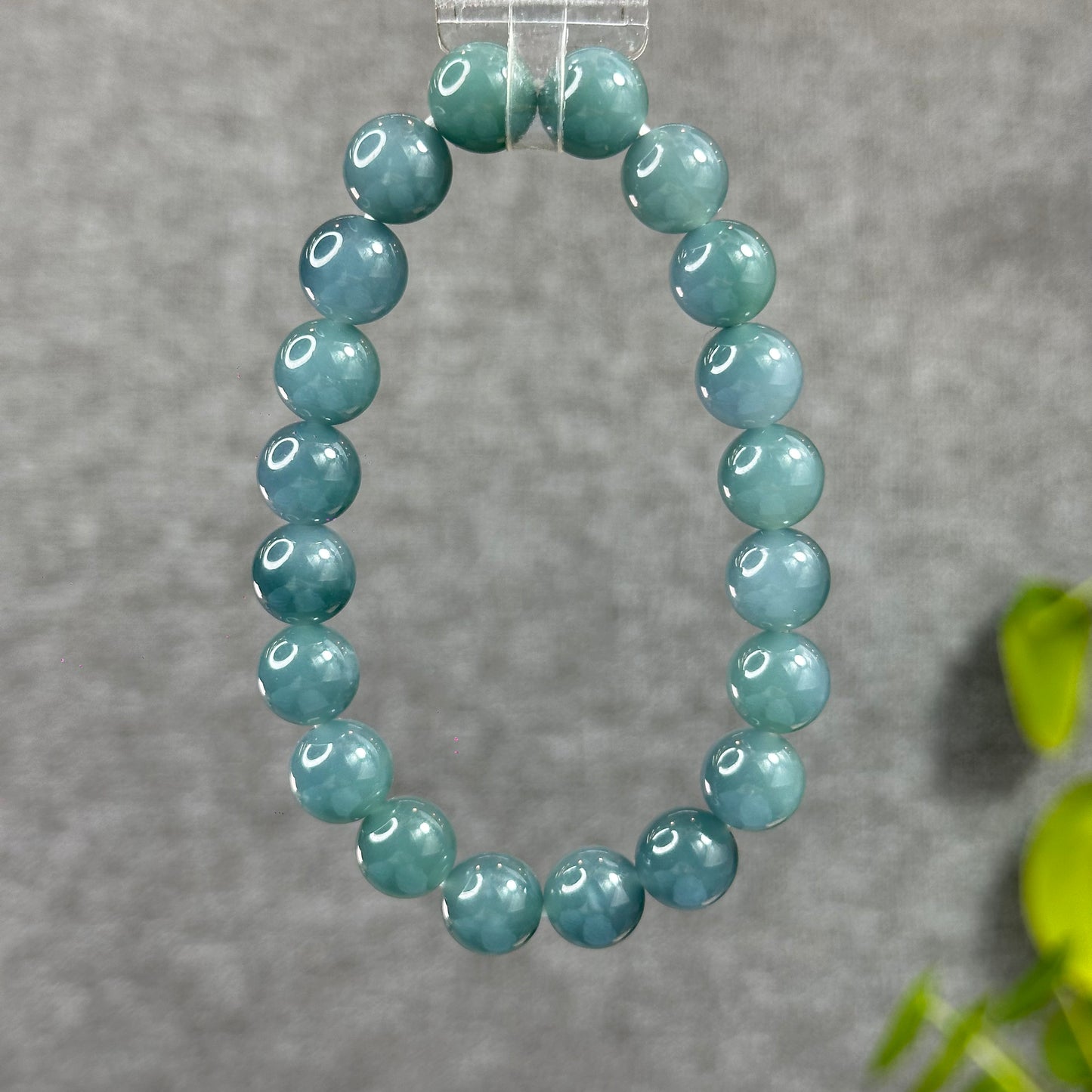 Bracelet en jade jadéite vert d'eau naturelle taille 10 mm