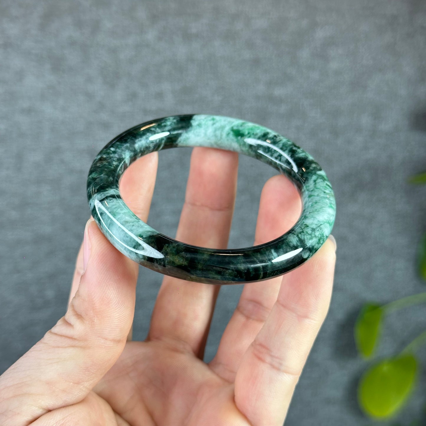 Natural Jadeite Jade Son Thuy Chopstick style Bangle Size 52 mm