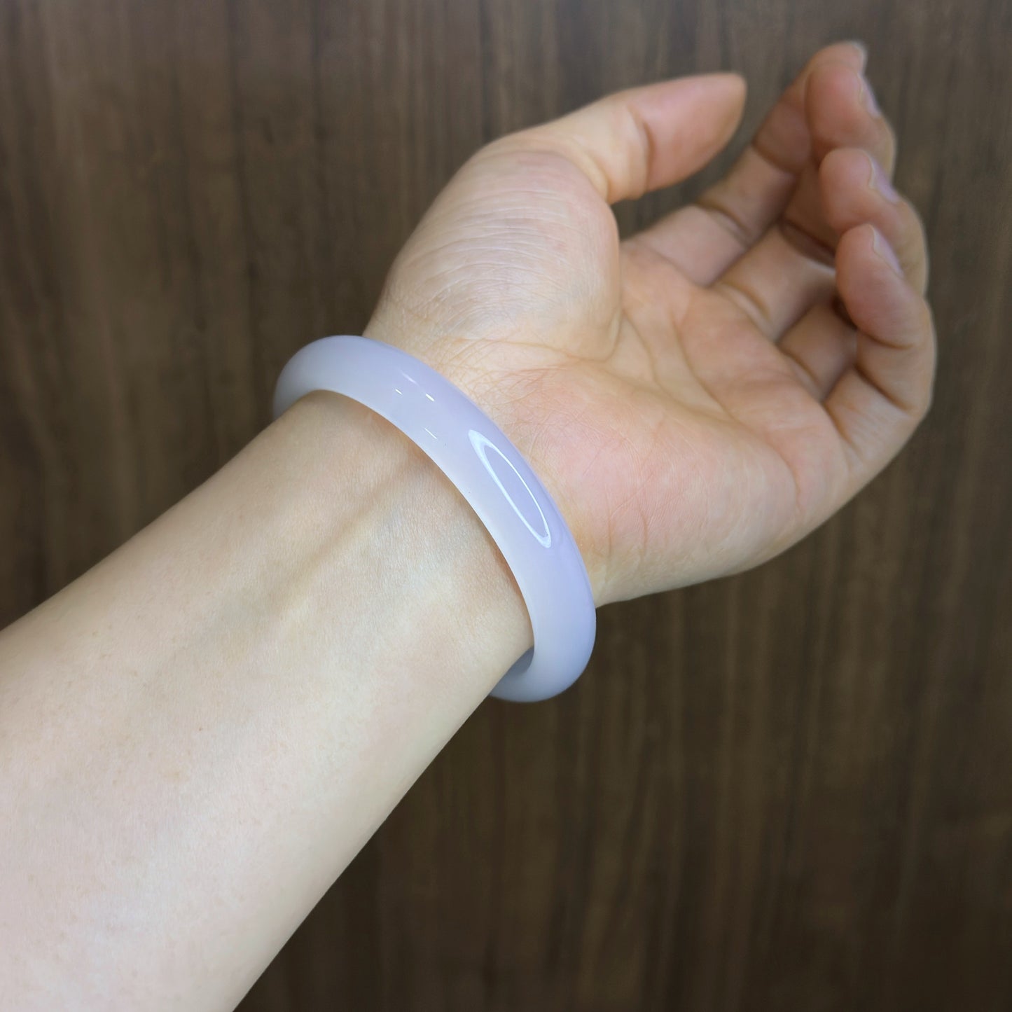 White Agate Bangle Leaf Style Size 56 mm