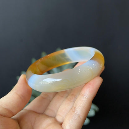 Natural Agate Honey Colour Bangle Leaf Style Size 61 mm