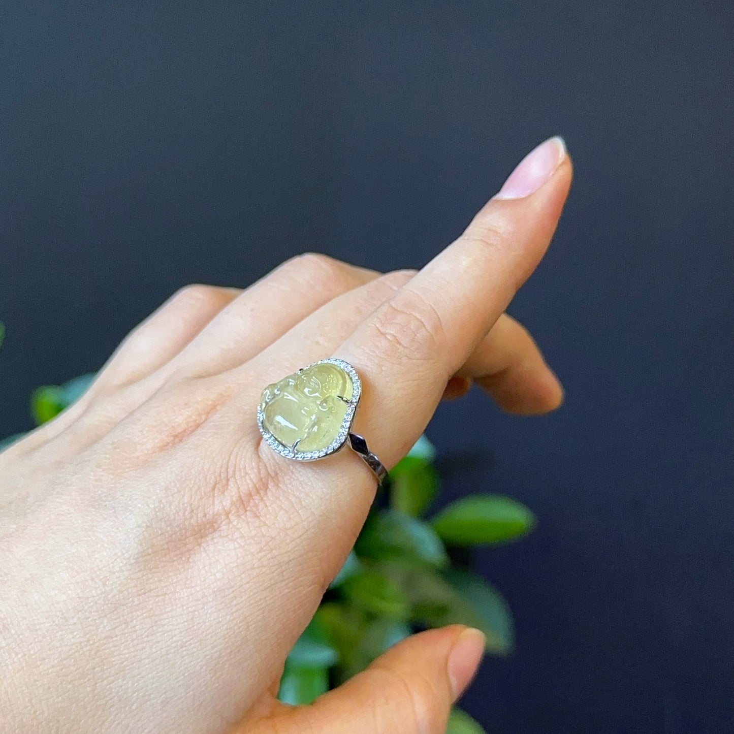 Bague Béryl Doré Happy Buddha en Argent avec Serti Pierre Blanche Taille 1,75
