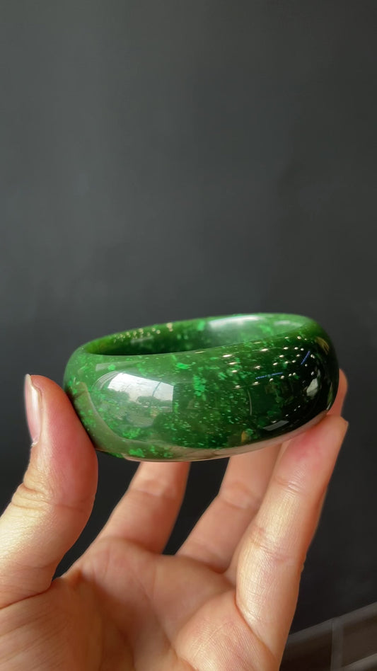 Bracelet en jade néphrite style feuille taille 57 mm
