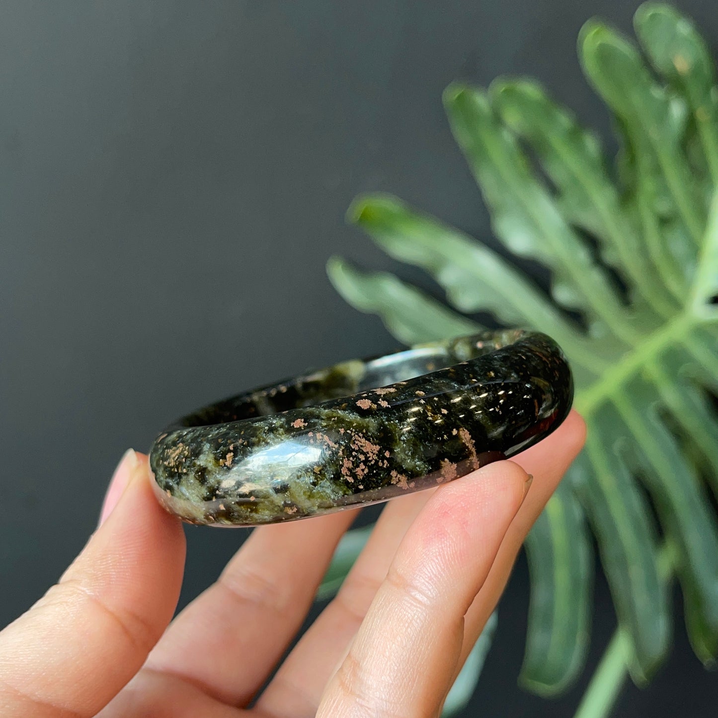 Natural Serpentine Bangle Leaf Style Size 57 mm