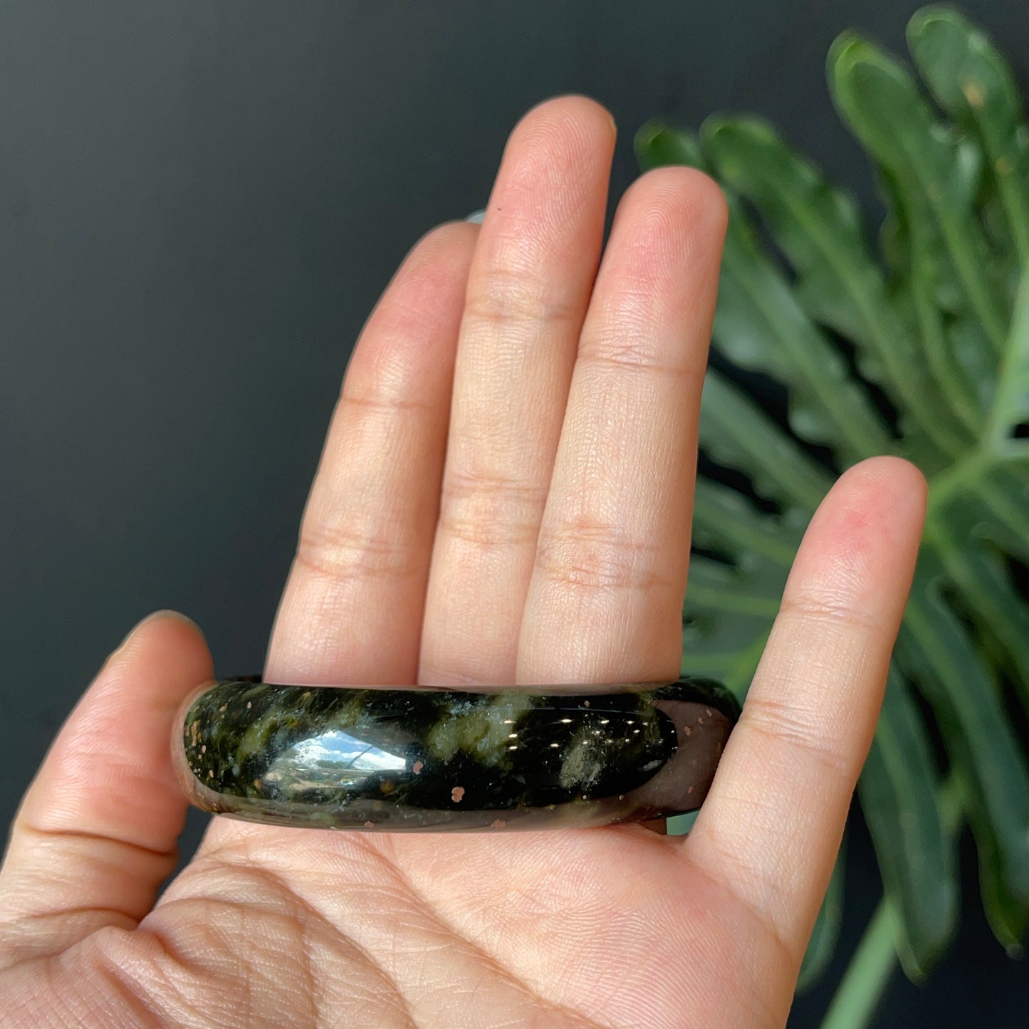 Natural Serpentine Bangle Leaf Style Size 57 mm