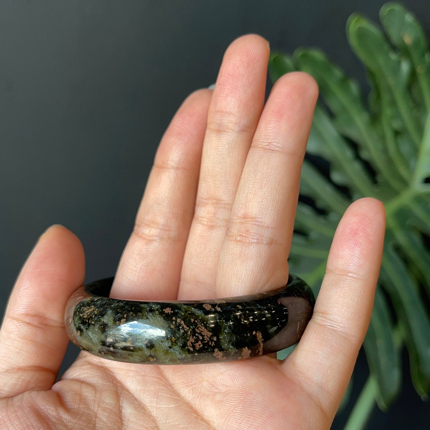 Natural Serpentine Bangle Leaf Style Size 57 mm