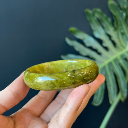 Natural Serpentine Bangle Leaf Style Size 57 mm