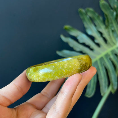 Natural Serpentine Bangle Leaf Style Size 57 mm