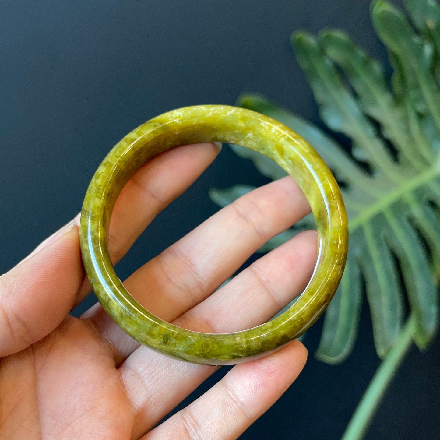 Natural Serpentine Bangle Leaf Style Size 57 mm