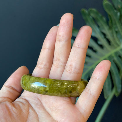 Natural Serpentine Bangle Leaf Style Size 57 mm