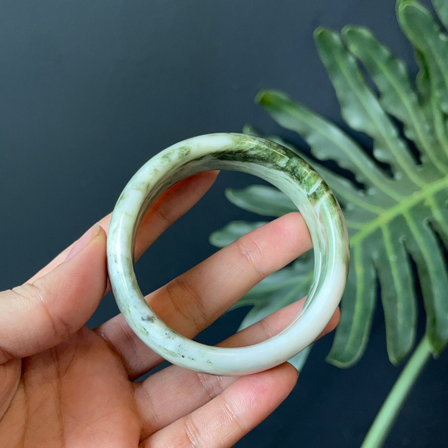 Natural Serpentine Bangle Leaf Style Size 56 mm