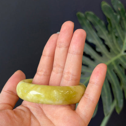 Natural Serpentine Bangle Leaf Style Size 55 mm