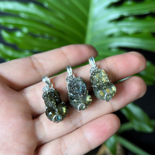 Natural Labradorite Pixiu Pendant in Simple Silver Setting