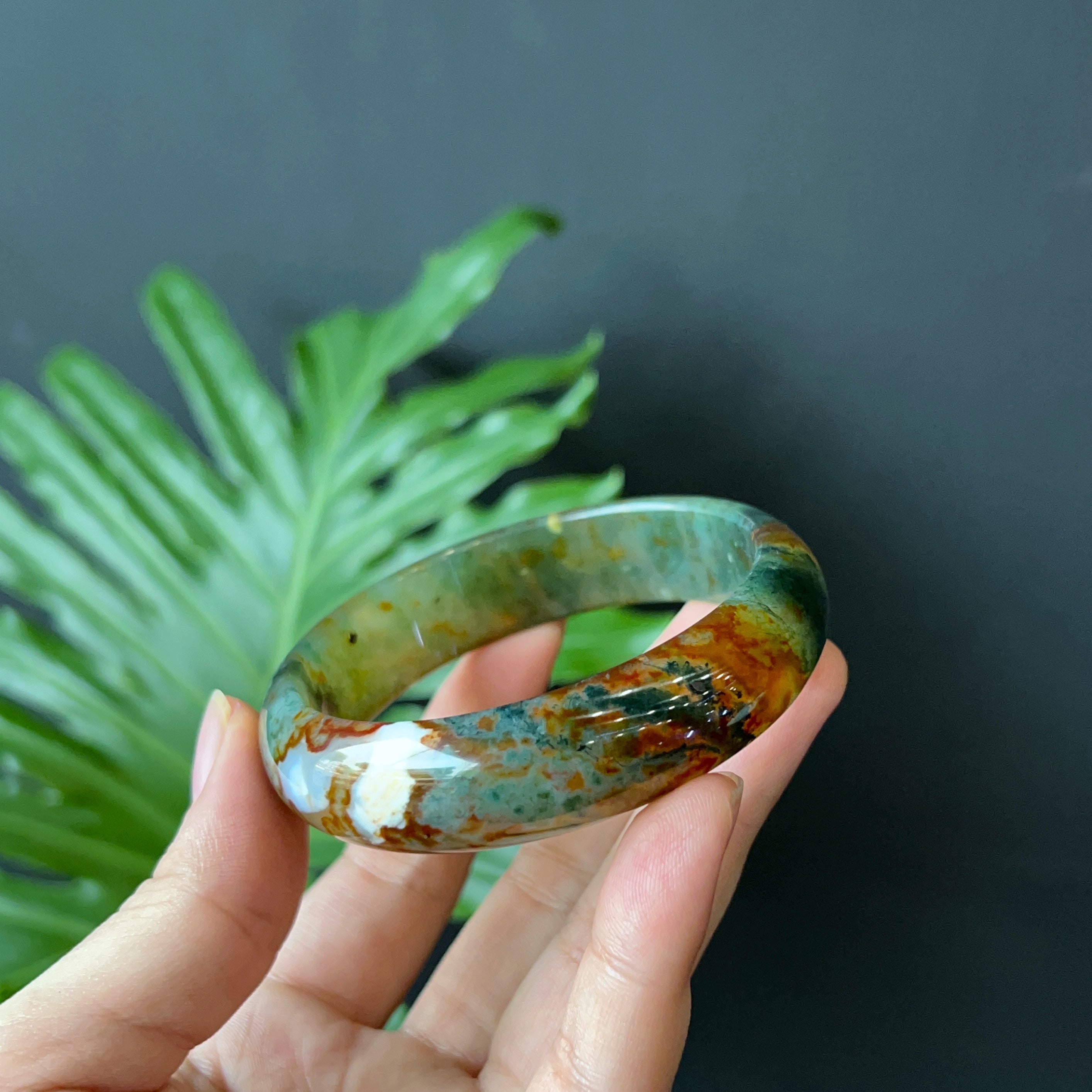 Beautiful and Natural Moss Agate Bangle Mountain Jade