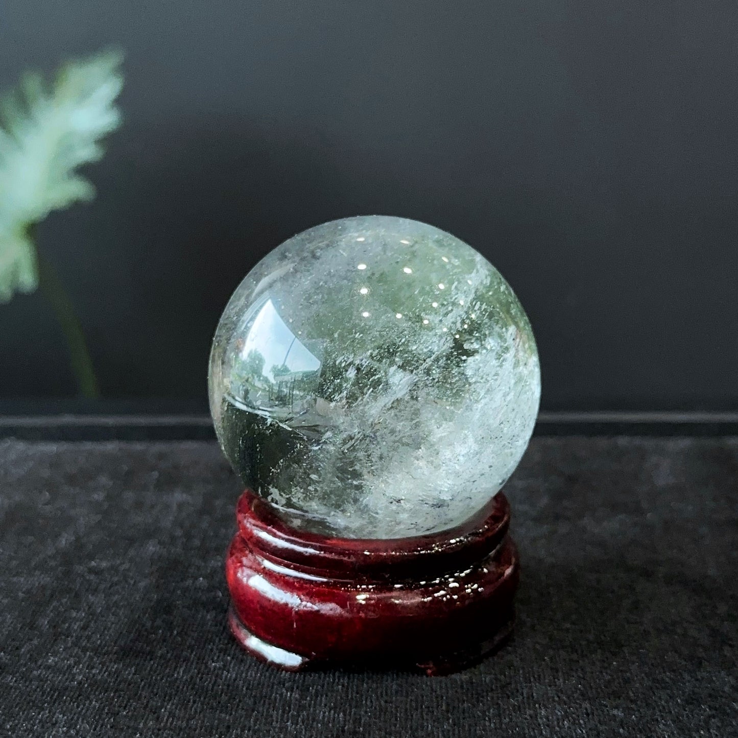 Sphère de quartz fantôme vert