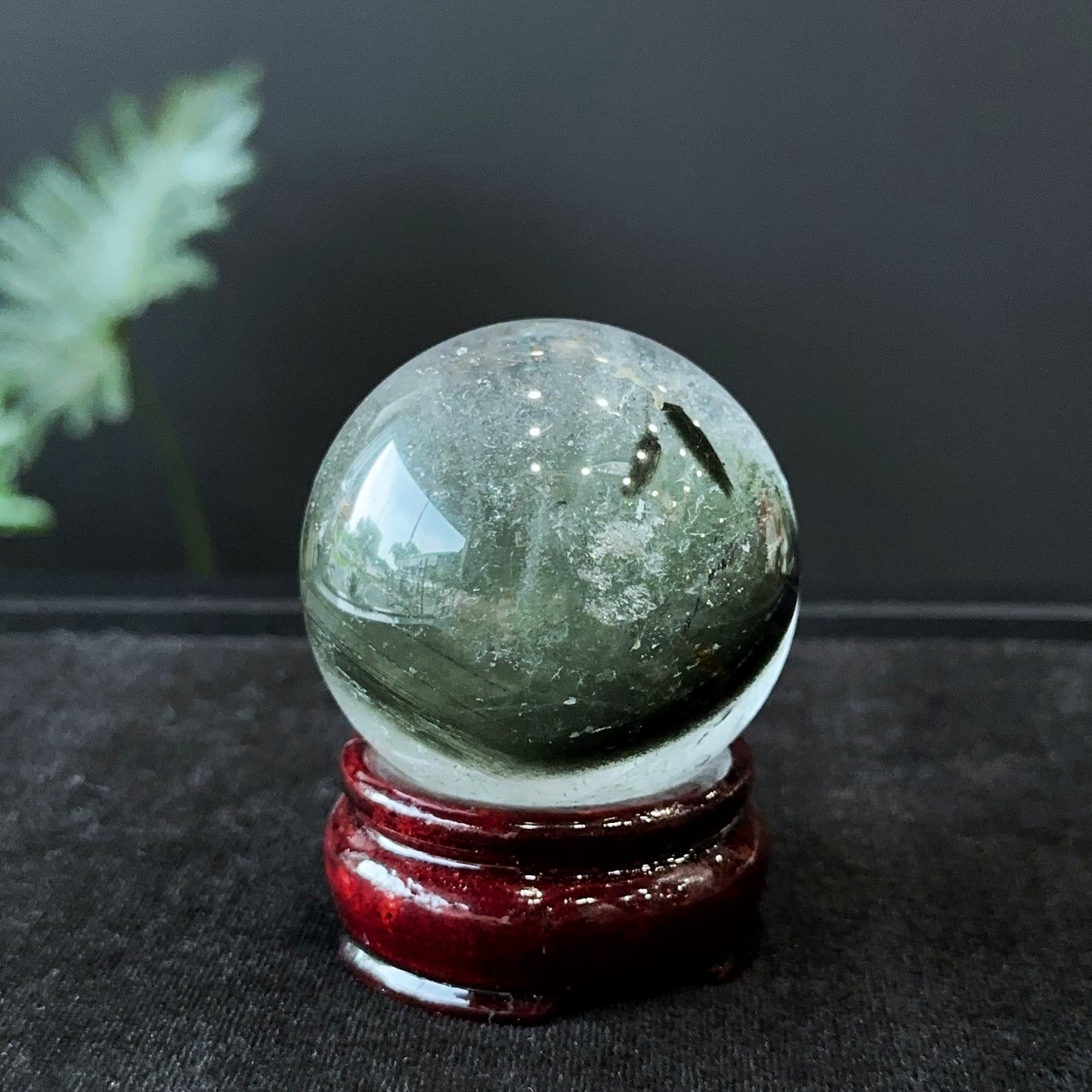 Sphère de quartz fantôme vert