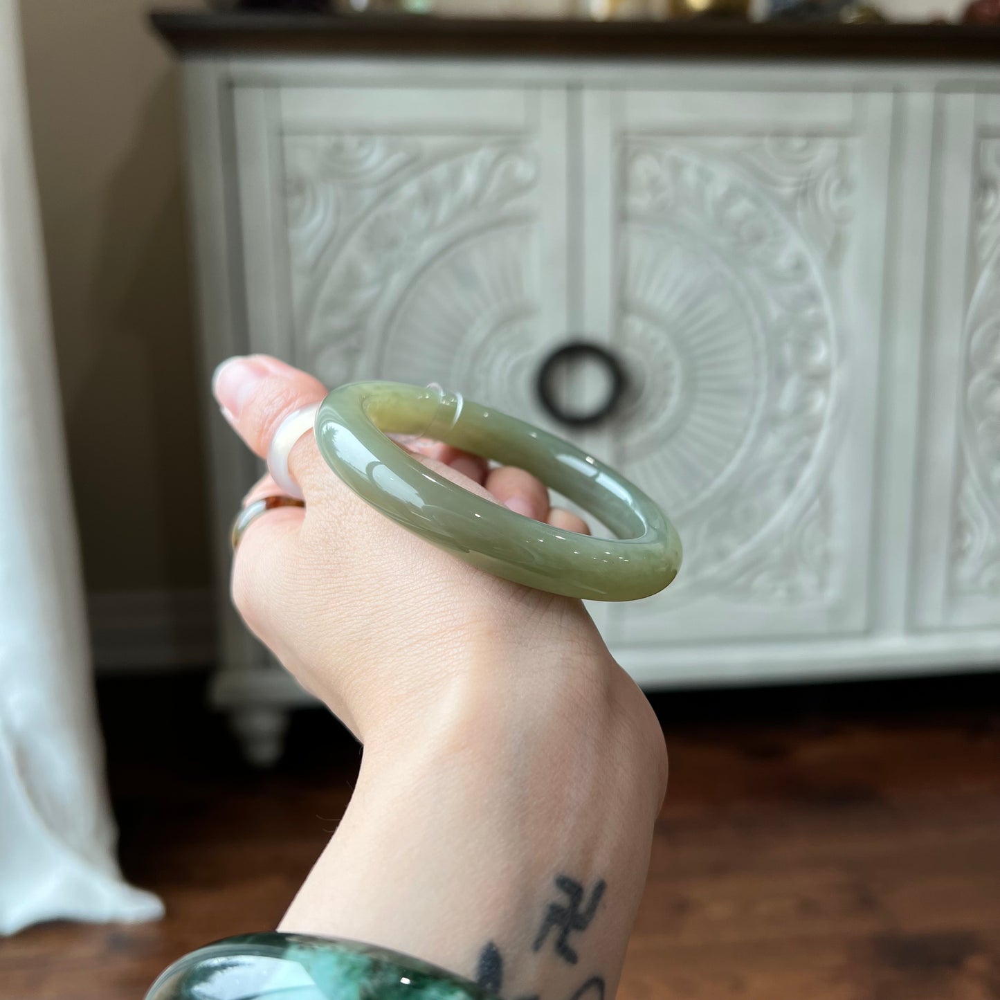 Hoa Dien Natural Nephrite Jade Bangle Leaf Style  Size 53.78 mm