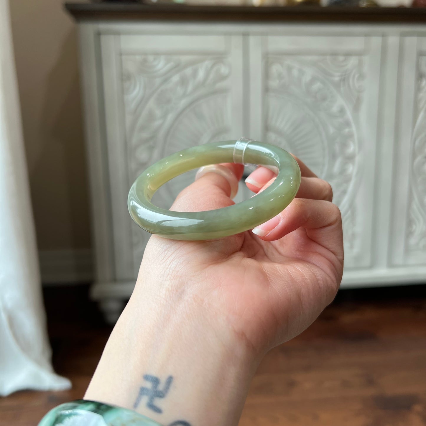 Hoa Dien Natural Nephrite Jade Bangle Leaf Style  Size 53.78 mm